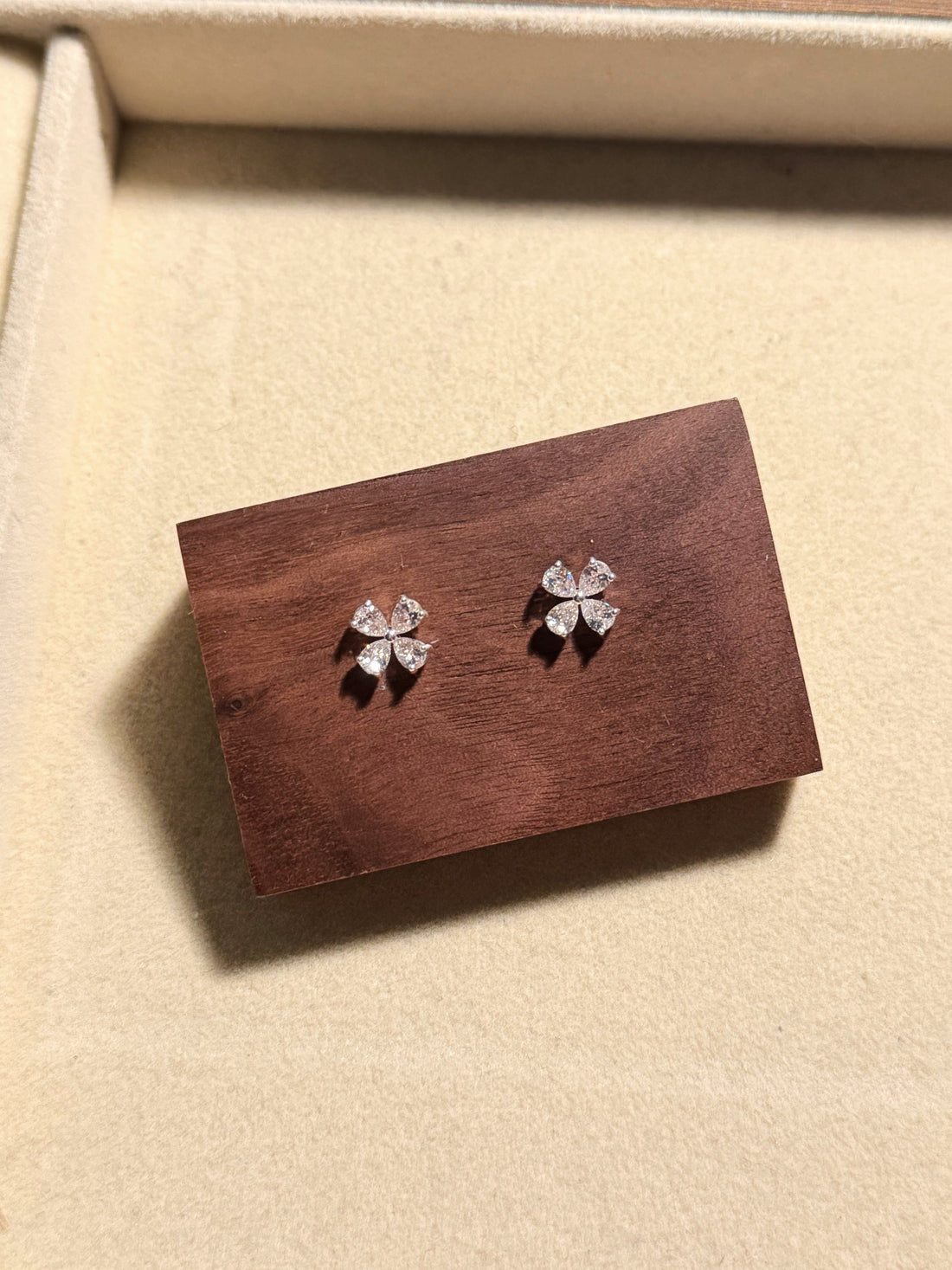 Zirconia Earrings 3203