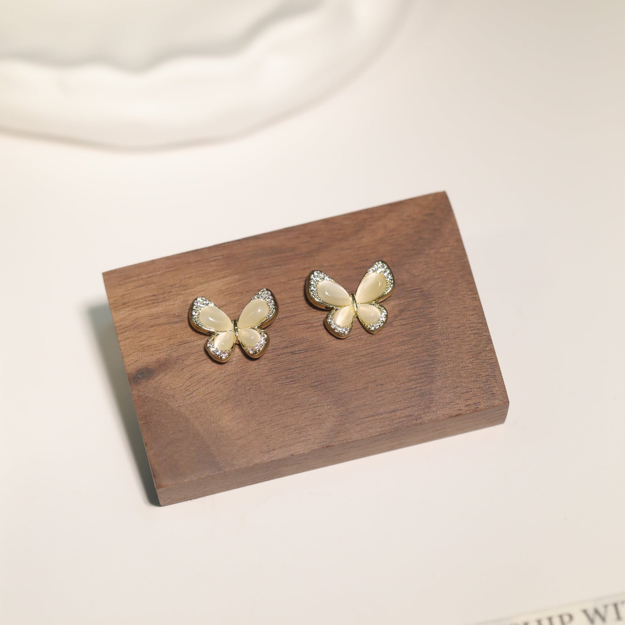 Cat Eyes Earrings1028