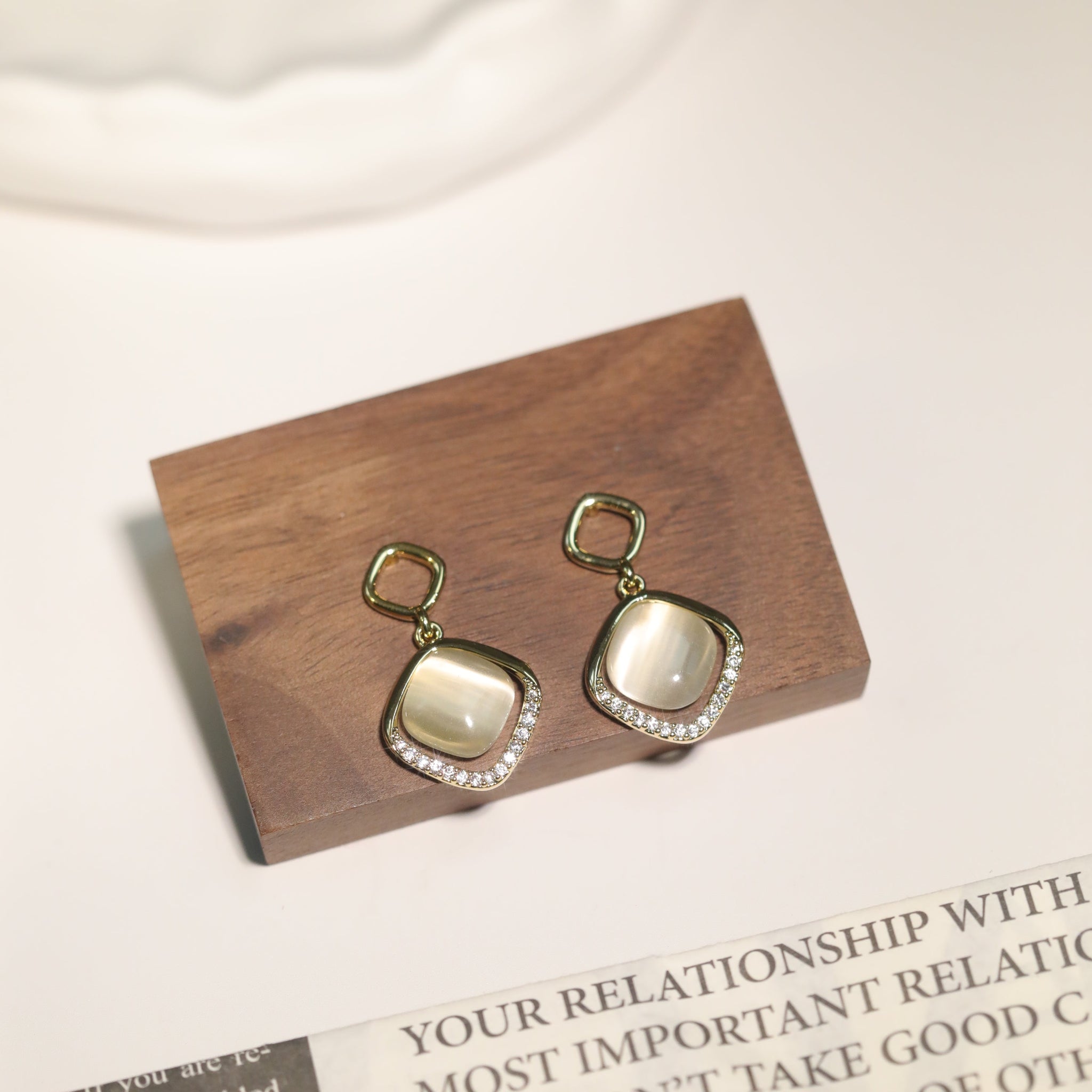 Cat Eyes Earrings1026