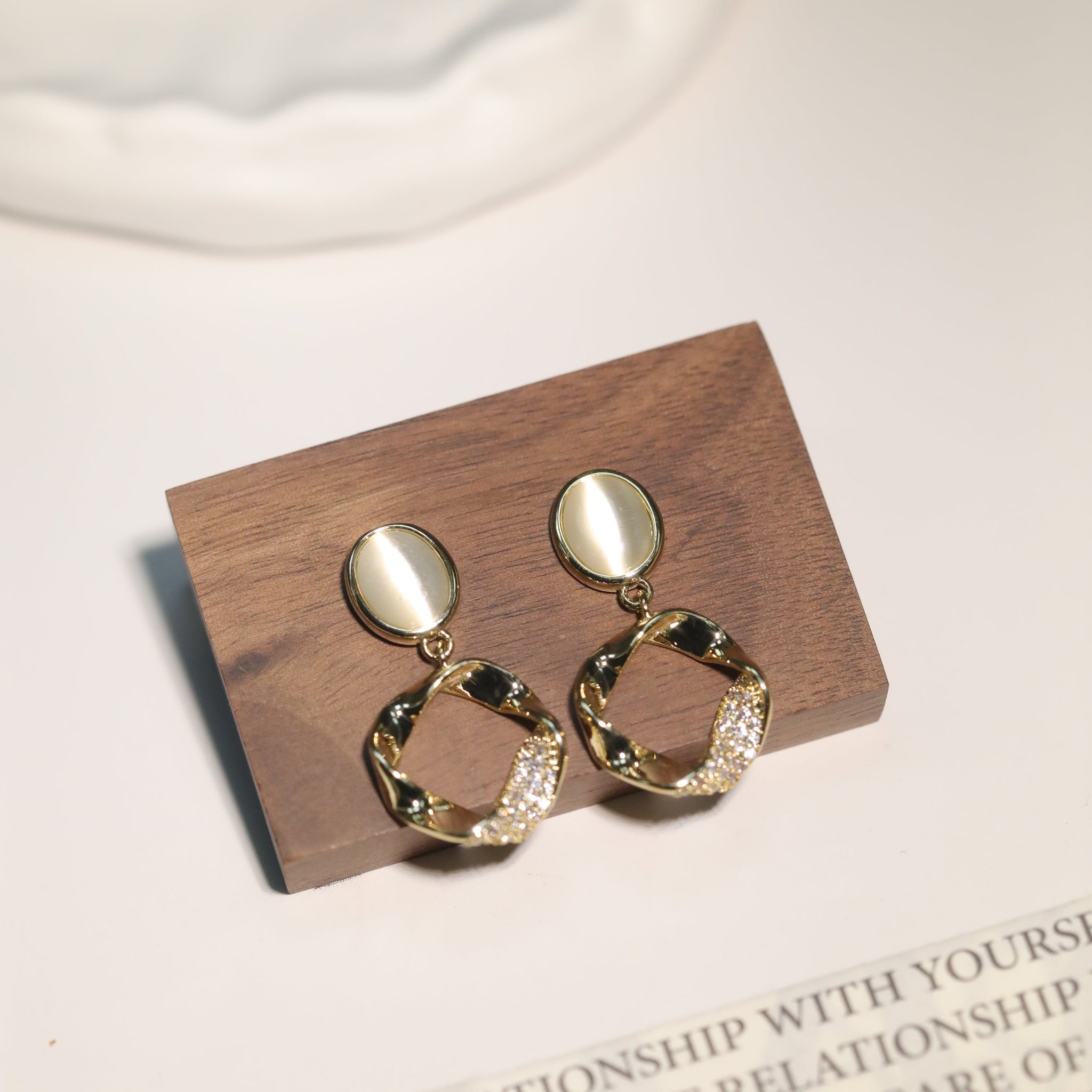 Cat Eyes Earrings1024